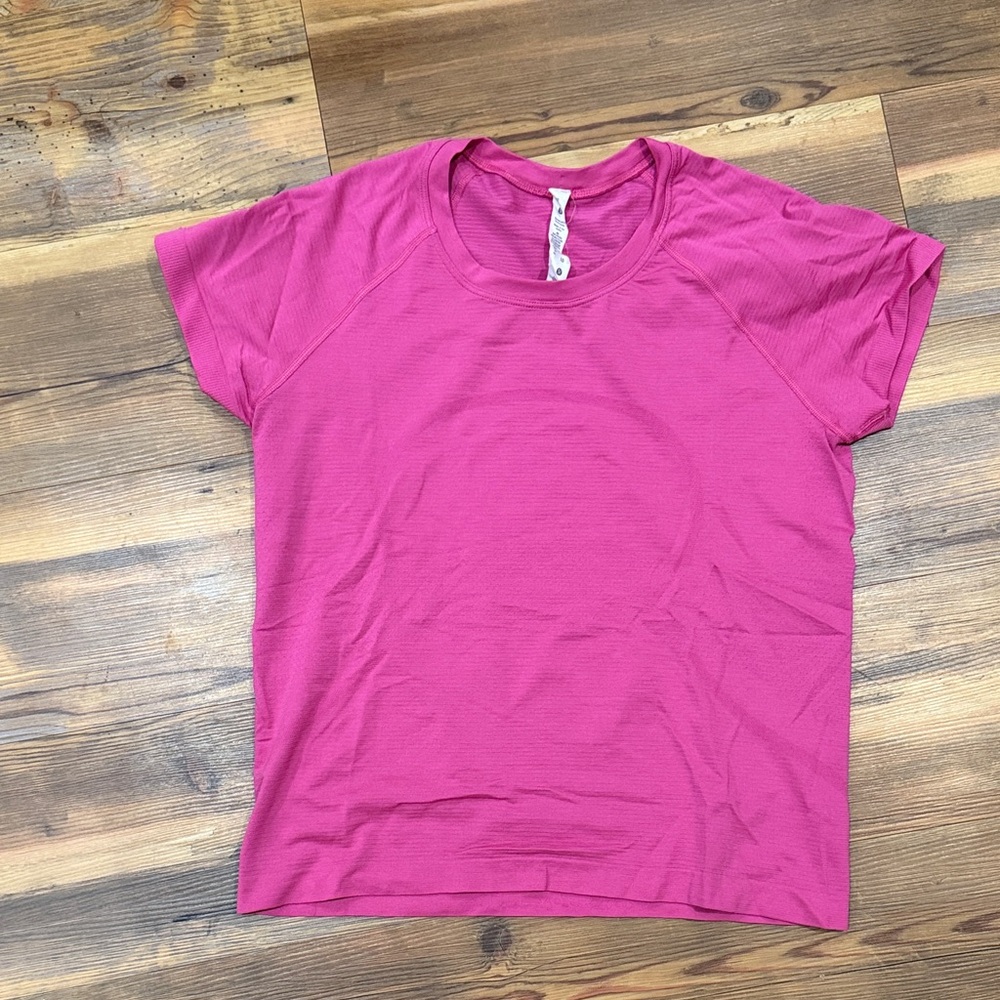 Lululemon Swiftly Tech Short-Sleeve Shirt 2.0 *Race Length. Sonic Pink. Size 10.